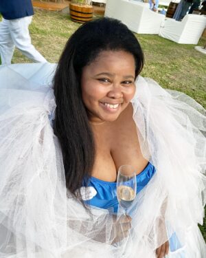 Lindiwe Mazibuko Instagram - 💙💙💙

📸 @dollardebbie
👗 @katvanduinen.official