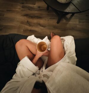 Lindsay Dartois Instagram - Un séjour de relaxation parfait ✨🧖🏼‍♀️
@chateaudurspelt 💛