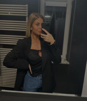Lindsay Dartois Instagram - « On me dit qu’aujourd’hui. On me dit que les autres font ainsi. Je ne suis pas les autres… non…non..non.. » 𝒞ℯ𝓁𝒾𝓃ℯ 𝒟𝒾ℴ𝓃