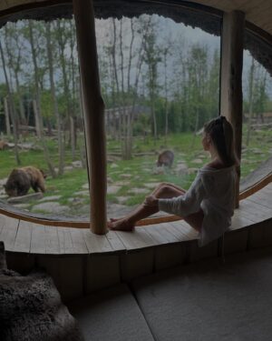 Lindsay Dartois Instagram - Avec mes amis les OURS! 🐻