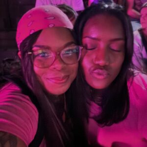 Lindsay Philomene Instagram - 𝖶𝖾𝗇𝗍 𝗍𝗈 𝖯𝖥2 𝗍𝗈𝗎𝗋 𝗂𝗇 𝖦𝖠𝖦 𝖢𝖨𝖳𝖸 𝗅𝖺𝗌𝗍 𝗇𝗂𝗀𝗁𝗍 𝗐𝗂𝗍𝗁 𝗆𝗒 𝗅𝗂𝗍𝗍𝗅𝖾 𝗌𝗂𝗌𝗍𝖾𝗋 🦄💕👼🏽👼🏾💕🦄 , 𝖺 𝗆𝗈𝗆𝖾𝗇𝗍 𝖨 𝗐𝗂𝗅𝗅 𝖼𝗁𝖾𝗋𝗂𝗌𝗁 𝖿𝗈𝗋𝖾𝗏𝖾𝗋 🥲💖 𝗐𝖾 𝗌𝖺𝗐 @nickiminaj 𝗂𝗇 𝗍𝗁𝖾 𝖿𝗅𝖾𝗌𝗁 !! 𝖨 𝖽𝗈𝗇’𝗍 𝗐𝖺𝗇𝗍 𝗍𝗈 𝗁𝖾𝖺𝗋 𝗇𝗈𝗍𝗁𝗂𝗇𝗀 𝖾𝗅𝗌𝖾 𝖿𝗈𝗋 𝗍𝗁𝖾 𝗋𝖾𝗌𝗍 𝗈𝖿 𝖿𝗈𝗋𝖾𝗏𝖾𝗋.
