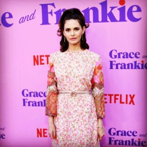 Lindsey Kraft Instagram - what a night! more pics to come.  hairs by @huyentran_beauty 🌷  makeups by @jeanniegiannone 👄 dress is vintage @graceandfrankie 🎈🎈🎈🎈🎈🎈🎈🎈🎈#graceandfrankie