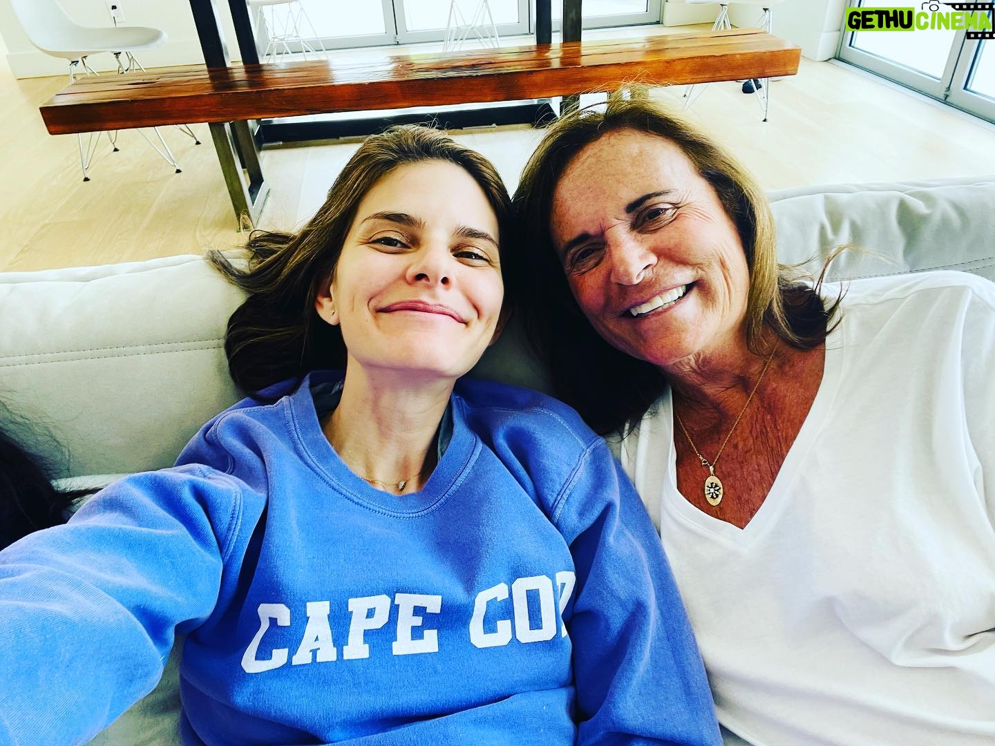 Lindsey Kraft - 399 Likes - my sweet, hilarious mama.
🌷🌷🌷🌷🌷🌷 @helenkraft