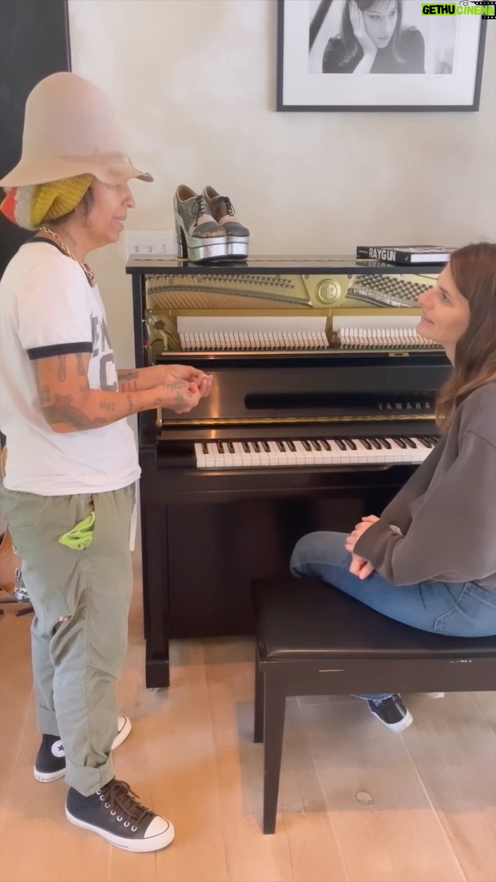 Lindsey Kraft - 256 Likes - part 4. the end.
@reallindaperry āour songs are different! iām calling mine #whatsgoingon tho
#whatsup is a great song. i love it. @thehotelcafe monday nights 7pm
starting tomorrow! ticket link in bio