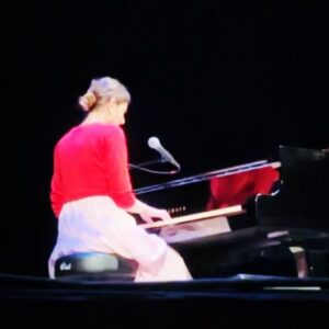 Lindsey Kraft Instagram - what a dream night. opening for @actualbenfolds at the stunning @louisvillepalace  just so grateful to be sharing these little songs i wrote. 🎹  love, me 🌥️ (last slide for ur ears) east coast dates in september! tba