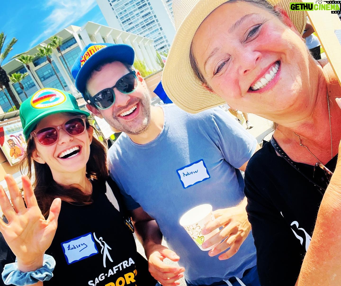 Lindsey Kraft - 290 Likes - picketing with friends feels pretty good. feel proud to be united with fellow actors and writers. i do love to act. and write. itās good fun. i miss it. and also itād be nice to get paid fairly for it @sagaftra @wgawest @camrynmanheim @andrewleeds