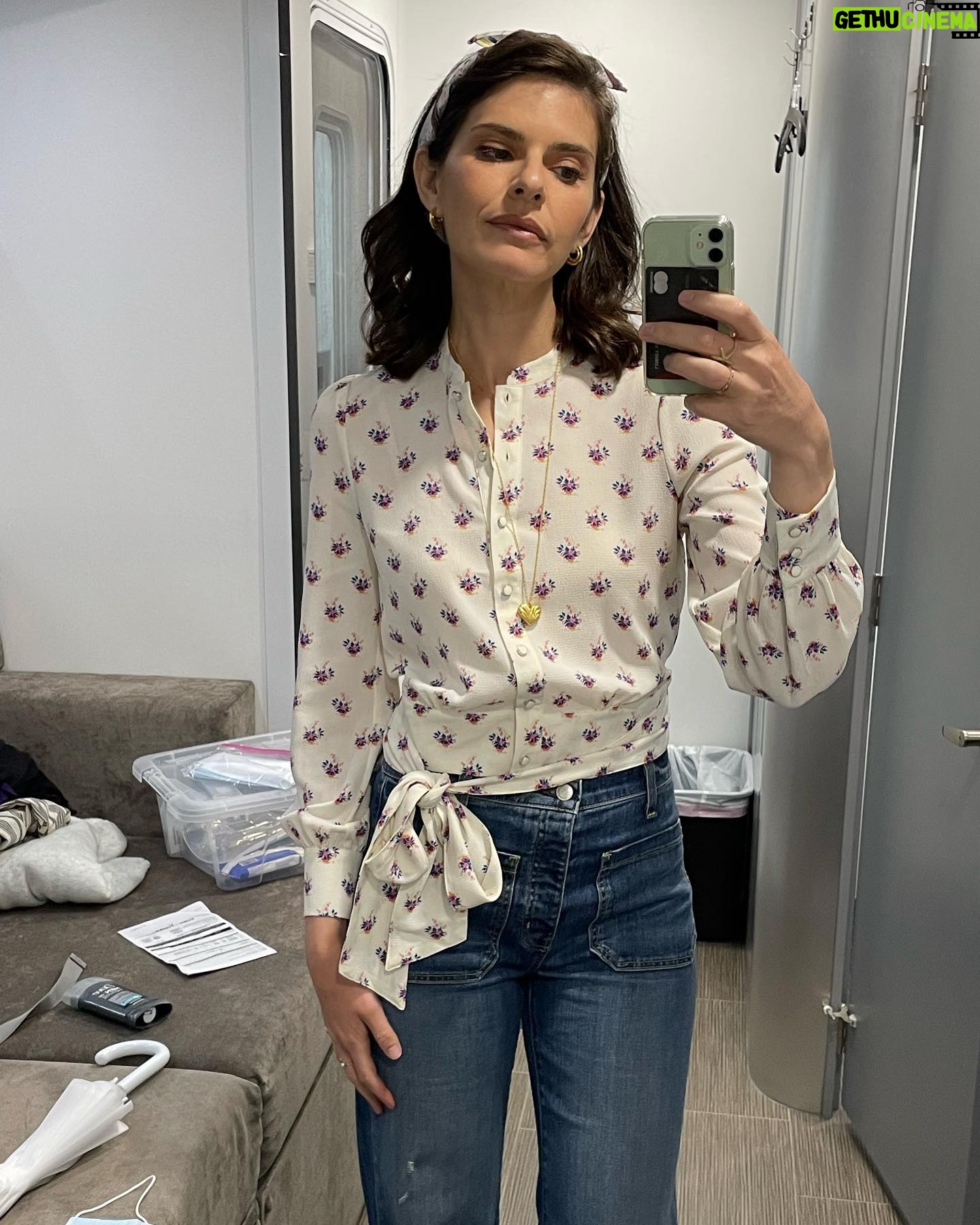 Lindsey Kraft - 512 Likes - a little #graceandfrankie fashion for this last season. styled by @allysonfanger goddess of all things. @graceandfrankie
