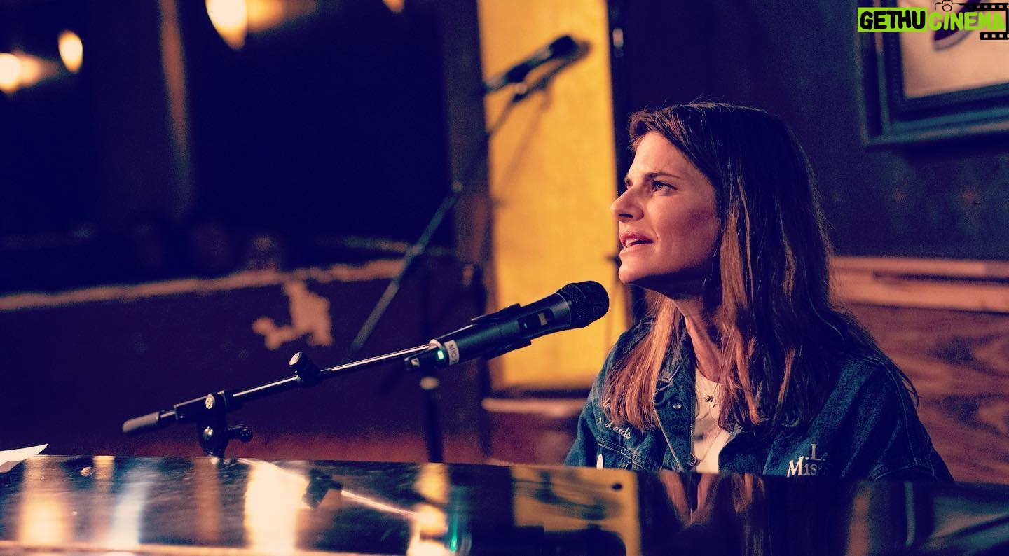 Lindsey Kraft - 279 Likes - what a lovely night that made me smile. hereās proof! thank you @1starrevue @hettybug & @donaoxford you put on a wonderful show.
grateful. šø @bennickelson
