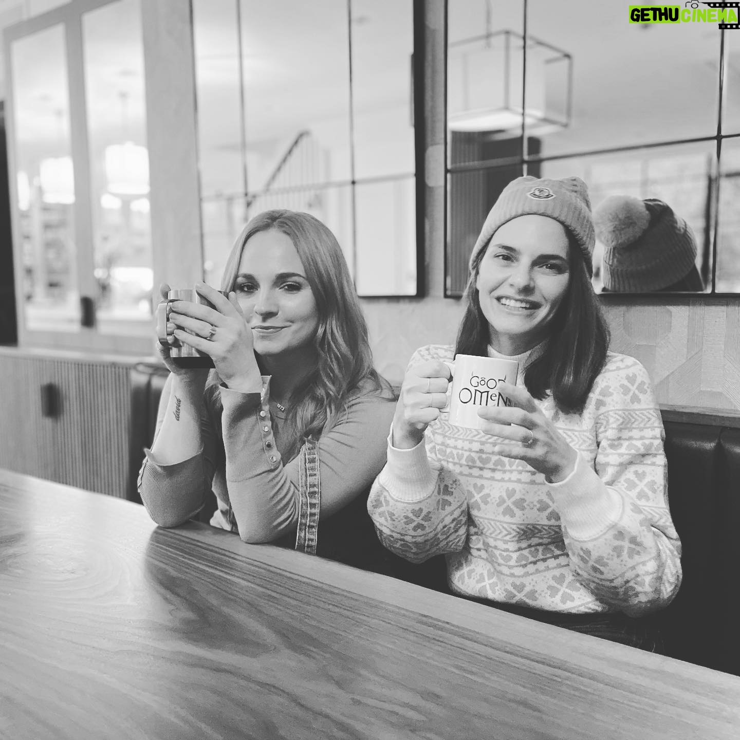 Lindsey Kraft - 585 Likes - so much ❤️ for this one. and she was kind of enough to humor me with a photo shoot. i hope you approve @georgiatennantofficial david made us 4 lattes. better than a shop.
and thats a lotta lattes. ☕️☕️☕️☕️