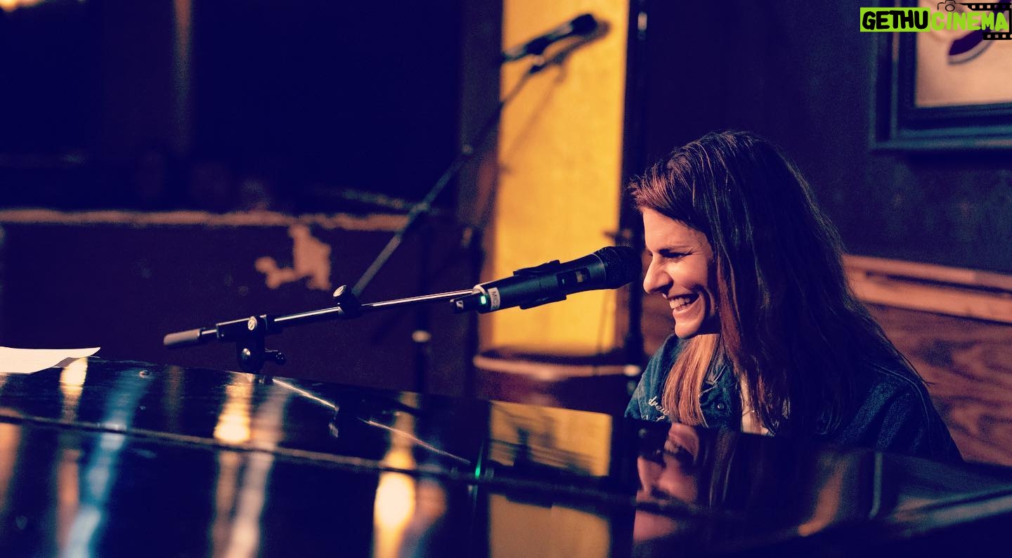 Lindsey Kraft - 279 Likes - what a lovely night that made me smile. hereās proof! thank you @1starrevue @hettybug & @donaoxford you put on a wonderful show.
grateful. šø @bennickelson