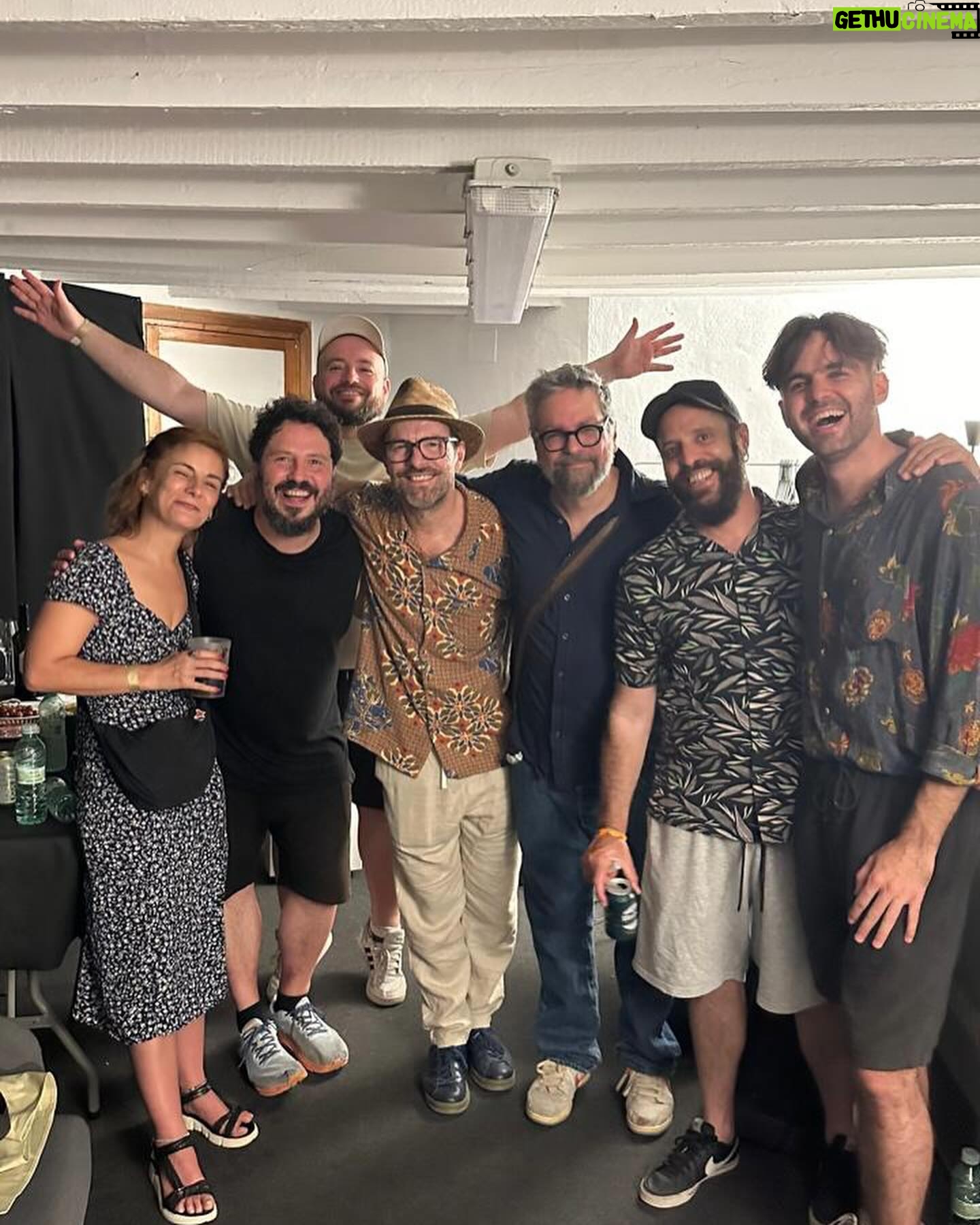 Liniers - 0.9K Likes - Gracias por llenarme la vida de mĆŗsica. @kevinjohansenoficial @lucaswespina @drexlerjorge @alex_ferreira @andresreboratti @julietavenegasp @maxipadin @el_kanka @launoah57 @chebamassolo @alejandroymarialaura @benjawalker
