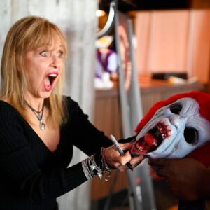 Linnea Quigley Instagram - Had such a great time meeting everybody at @sixfeetunderhorrorfest last weekend