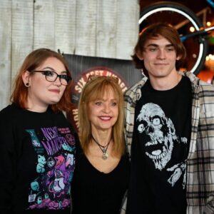 Linnea Quigley Instagram - Had such a great time meeting everybody at @sixfeetunderhorrorfest last weekend