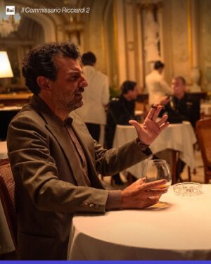 Lino Guanciale Instagram - Non perdetevi l'ultima puntata de "Il Commissario Ricciardi - seconda stagione" questa sera, alle 21.25, su Ra1 e RaiPlay.

Qual è stato il momento che più vi ha emozionato? 

#IlCommissarioRicciardi2