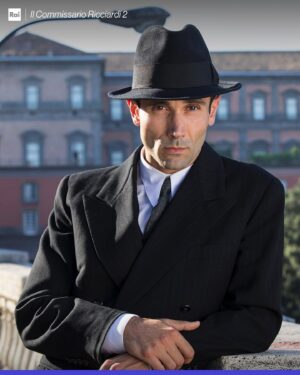 Lino Guanciale Instagram - Non perdetevi l'ultima puntata de "Il Commissario Ricciardi - seconda stagione" questa sera, alle 21.25, su Ra1 e RaiPlay.

Qual è stato il momento che più vi ha emozionato? 

#IlCommissarioRicciardi2