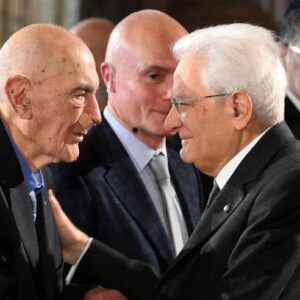 Lino Guanciale Instagram - Per la giornata della memoria vorrei fare mie le parole del Presidente della Repubblica Sergio Mattarella: "Chi ha sofferto, non neghi a un altro popolo diritto a uno Stato".
La memoria sia monito ma soprattutto ispirazione per agire.
#giornatadellamemoria