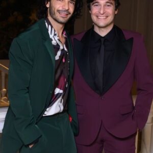 Lino Guanciale Instagram - Serata bellissima ieri a @palazzoparigi con le amiche e gli amici di @to.get.there.ets 
Grazie a @pieropiazzi e a @leonardellimassimo per questo premio: significa tanto per me, visto che arriva da voi. Grazie a mia moglie @moonriver_al e agli amici ritrovati, @andreabosca @carminerecanoofficial @marcobocci.
Grazie a @moschino per il look di Antonella e il mio, avete contribuito a rendere questa occasione indimenticabile per noi nonostante il momento così doloroso per voi ❤️