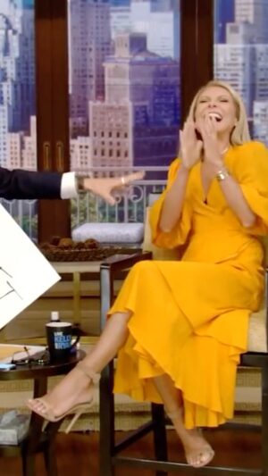 Lior Suchard Instagram - Let’s try something impossible...
impossible is : im - possible

#kellyandryan #mindreader #mastermentalist
