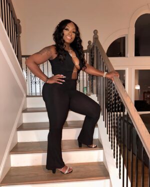 Lisa Brown Instagram - Happy Birthday To Me🥂  Life Is A Beautiful Journey and Today Marks Another Milestone🙏🏽Thanking God For Allowing Me To See Another Year! A New Chapter of Blessings, Lessons and Growth!!♥️ #Aging Like Fine Wine!