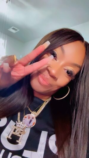 Lisa Brown Instagram - I Guess My Dirty D Family Really Do Love Me🥰 #I Haven’t Took My Necklace Off Yet!💎💎💎💎😍😍