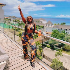 Lisa Brown Instagram - Took EVERY Single Stone Thrown At Me… And Built An EMPIRE‼️🙌🏽💪🏽💅🏾 #MY TURN💋