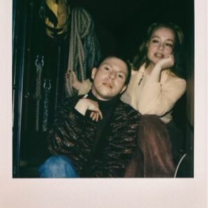 Lisa Ekdahl Instagram - Loge romantik/Backstage häng är det bästa hänget.
(Och sido-begåvning för foto gör att små viktiga ögonblick fångas och förevigas av trummis och kapellis)
Polaroid @pontusgillgren 
Fuji X100V @mathiasblomdahl