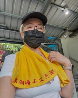 Lisa Liu Instagram - 《猴硐礦道導覽》
已經來到 這邊導覽爺爺認得我了
😂我上輩子可能是猴硐人
#認真
覺得過往繁華眼前浮現 人影歡聲笑語歷歷在目
—
好消息是 
猴硐礦工文史館六月租約到期之後（之前是礦工爺爺們自費跟原礦場主後代租地自辦） 
會再由政府單位續經營👏

好感動🥹