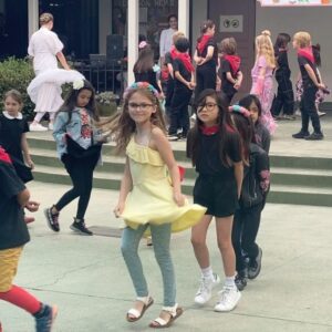 Lisa LoCicero Instagram - V brought the #pride to school assembly! (And some very focused dance moves🤣) #pride  #pridemonth 🌈 Best part, these kids are confused and incredulous when it’s explained to them that some people still have a problem with other people being gay..