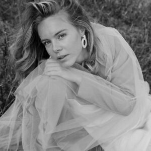 Lisa Teige Instagram - peekaboo!

📸 @victoriajoyphoto