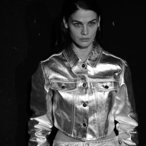 Lisa Tomaschewsky Instagram - 2024 @peterulimax 

hair by @adelinehassidmakeup 
no make up, just me
