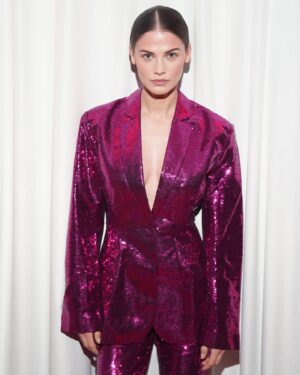 Lisa Tomaschewsky Instagram - @harpersbazaargermany @kerstinschneiderhb @antonia.m.e 
shot by  @hinzgucker 
makeup @narsissist @lisalaurine_ @lenimau_ 
hair  @silkn.eu 
agency  @flixselect
styling by me:)