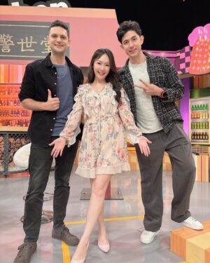 Lisa Wang Instagram - @chopchopshow07  黑幫故事你我他😆 有看了嗎？ @wuzilong_giovanni  @tienuyan  @fulove_entertainment