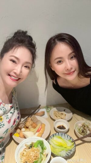 Lisa Wang Instagram - @223oden 我美麗又賢慧的姊妹開的關東煮❤️ 不只是關東煮好吃， 拌面也超厲害👍 下次要來吃那個傳說中的 #酒醉牛肉泡沫 😋

#lisawang王俐人 #lisawang #王俐人@ #lisa美俐人生 #關東煮 #223關東煮