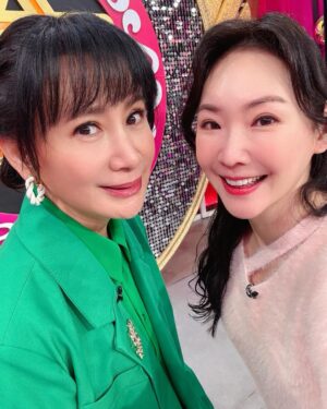 Lisa Wang Instagram - 好久不見 何篤霖 Ho Tu Lin 哥以及 陳亞蘭 ！謝謝篤霖哥哥溫暖的擁抱💕 這次來錄 命運好好玩粉絲團 收穫滿滿也認識了年輕有為的才女歌手 翁鈺鈞 👏 美俐家人們別錯過播出了喔🥰

#lisawang王俐人 #lisawang #王俐人 #美俐人生 #lisa美俐人生 #命運好好玩粉絲團 #命運好好玩 #勇敢向前 #小本生意 #老闆不好當 #努力