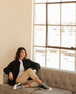 Lisette Olivera Instagram - stumbled across these pictures from a shoot I did with @juankr_ ! how time flies 🤍

hair: @mitchellcantrellbeauty 
makeup: @joannasimkin