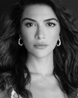 Lisette Olivera Instagram - stumbled across these pictures from a shoot I did with @juankr_ ! how time flies 🤍

hair: @mitchellcantrellbeauty 
makeup: @joannasimkin