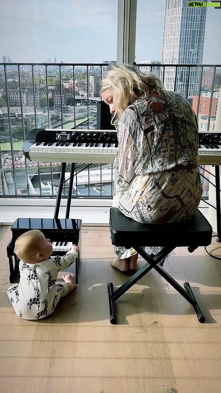 Little Boots - 1.1K Likes - Happy Saturday ☺️
Start them young… thank you so much @korguk @korgofficial for supporting me as an artist for 15 years and now for Monty’s first piano! Can’t get him off it now he can sit up! ❤️🎹
#korgtinypiano #minipiano #babypianist #mumandbabypiano #pianist #babypiano #korguk #korgpiano #musicianmum #pianoplayer #babymusician