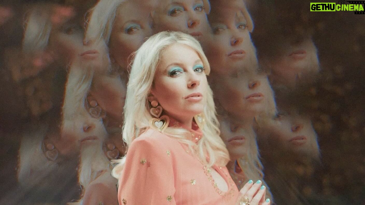 Little Boots - 495 Likes - @annaprior’s ‘Crying in the House’ remix of my track Crying on the inside is out everywhere now!
Listen and bop link in bio 🕺😭🏠