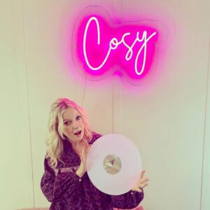 Little Boots Instagram - Get 30% off signed vinyl and everything else in the LB store this weekend, use the code BLACKFRIDAYLB at checkout 💖 link in bio
📸 @ursula.tuca.milan #cosy