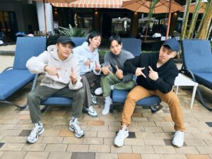 Liu Jun Wei Instagram - 17週年了，每個人都多了好多故事…

有人生了漂亮女兒、帥兒子
有人做了好吃的港式點心 #點點心 
有人還做了美味的蝦仁飯 #忠青商行 

不管未來如何，希望大家都好，我們之間。
@dimdimsumtw 
@chungchingstore 
@prince_pstar @yangchiyu @jaydaone111