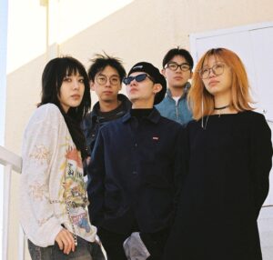 Liu Renyu Instagram - 我的乐队— 餐前仪式Moodbites，已全网非同步发行发布一首单曲《Lonely Room》，请收听和喜欢噢💕主页有试听
