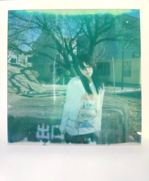 Liu Renyu Instagram - 宝丽来相纸一张
 /
2月安好喔