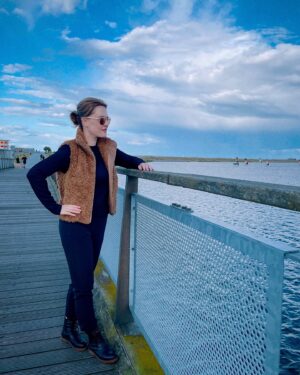 Liv Hansen Instagram - Afternoon walk at Amager Strand (Beach) 🩷🦢 

#amagerstrand #copenhagenlife #danishactor #skuespiller #københavnerliv