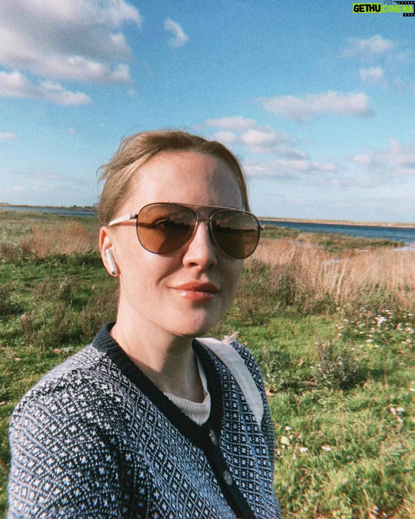 Liv Hansen - 22 Likes - 🪩🩵