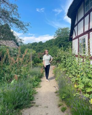 Liv Hansen Instagram - 💚🌁 @frilandsmuseet