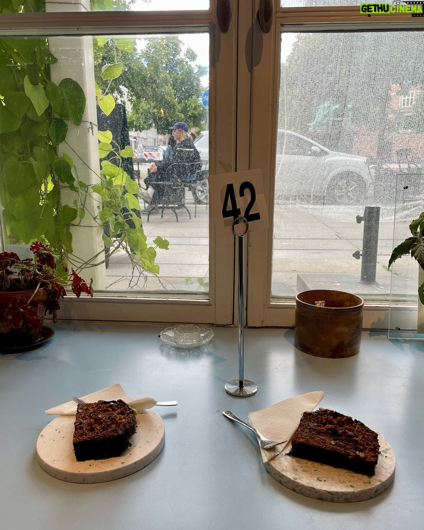 Liv Hansen - 3 Likes - Copenhagen ⛲️
#3daysofdesign #københavnerliv #kongensnytorv