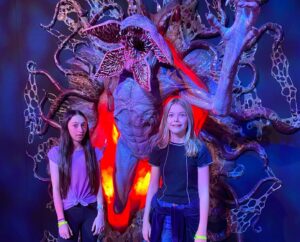 Livi Birch Instagram - Thanks @netflix @strangerthingstv for inviting me to @strangerthings.experience Had so much fun with @sophia_joss aka #tabithabingham #alicecreel #atlanta #strangerthings4 #getyourtickets #st4 #thecreelfamily #strangerthingexperienceatl