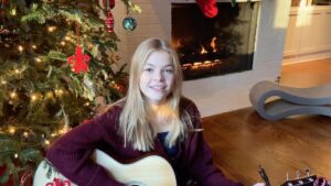 Livi Birch Instagram - #happyholidays Wishing everyone a #merrychristmas🎄 and #happyhannukah #withlove #thankfulgratefulblessed #letitsnow #guitarkid #coversong