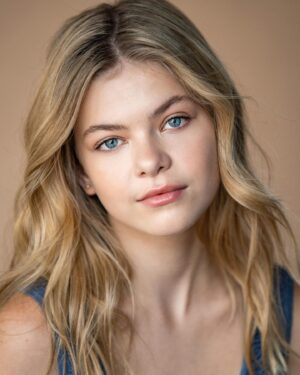 Livi Birch Instagram - Thank you @genyaoneall.photographer for these great headshots and a fun and relaxed shoot!! Smiling ones to come…..
#hmu @the_brandiluster