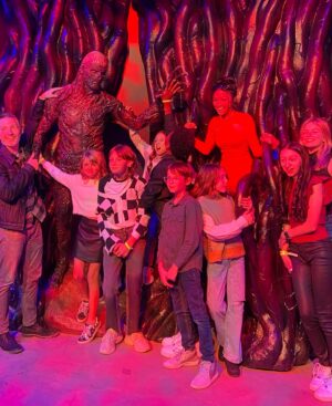 Livi Birch Instagram - Thanks @netflix @strangerthingstv for an awesome party for cast and crew. Was amazing to see my Dad, Victor Creel @thekevinljohnson and all my #strangerthingsfam 

#alicecreel #victorcreel #thecreelfamily 
#strangerthingslab
#hawkinsnationallab #strangernumbers #STnumbers 
#rainbowroom #strangerthingscast #upsidedown #strangerthings4